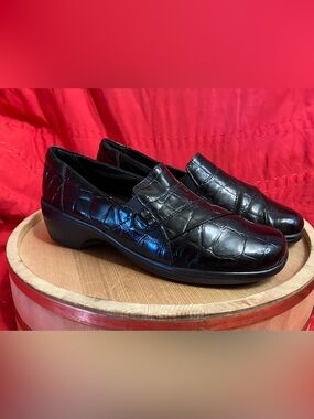 Clarks Black Croc-Embossed Loafers Slip On Size 7.5